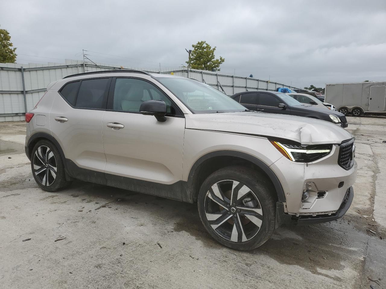 2024 VOLVO XC40 ULTIMATE VIN:YV4L12UM1R2281761