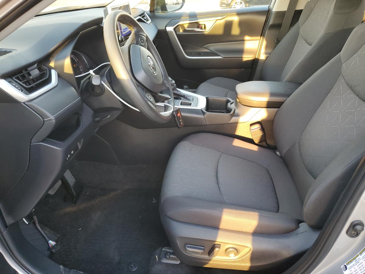 2024 TOYOTA RAV4 XLE VIN:2T3P1RFV2RW440295