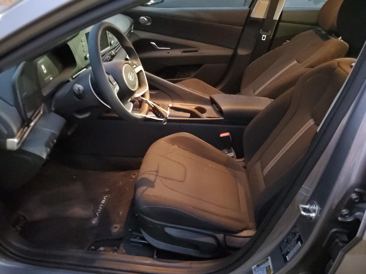 2024 HYUNDAI ELANTRA SE VIN:KMHLL4DG5RU652942