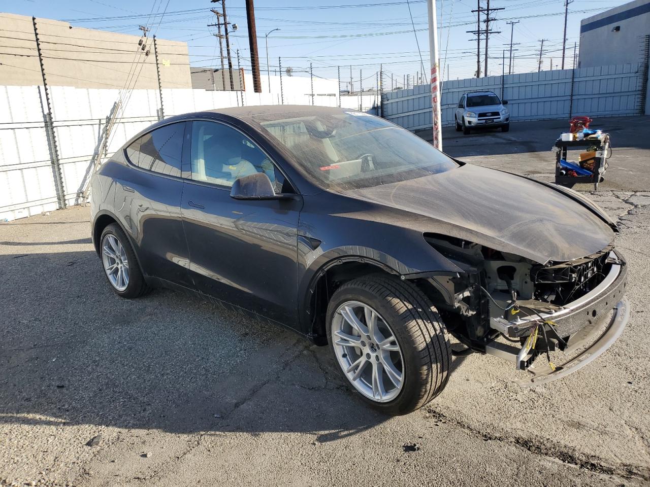 2024 TESLA MODEL Y  VIN:7SAYGDEE4RA253623