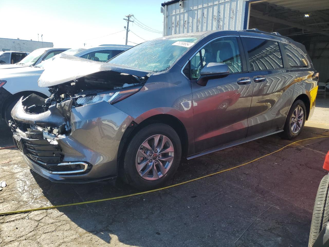 2022 TOYOTA SIENNA XLE VIN:5TDYRKEC5NS092637