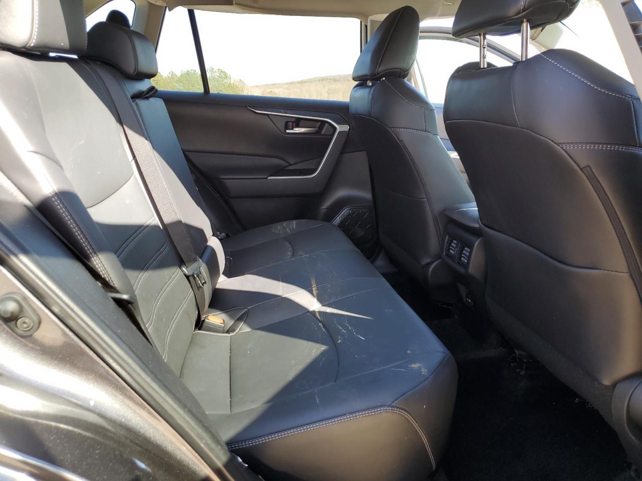 2024 TOYOTA RAV4 XLE PREMIUM VIN:2T3A1RFV1RC431997