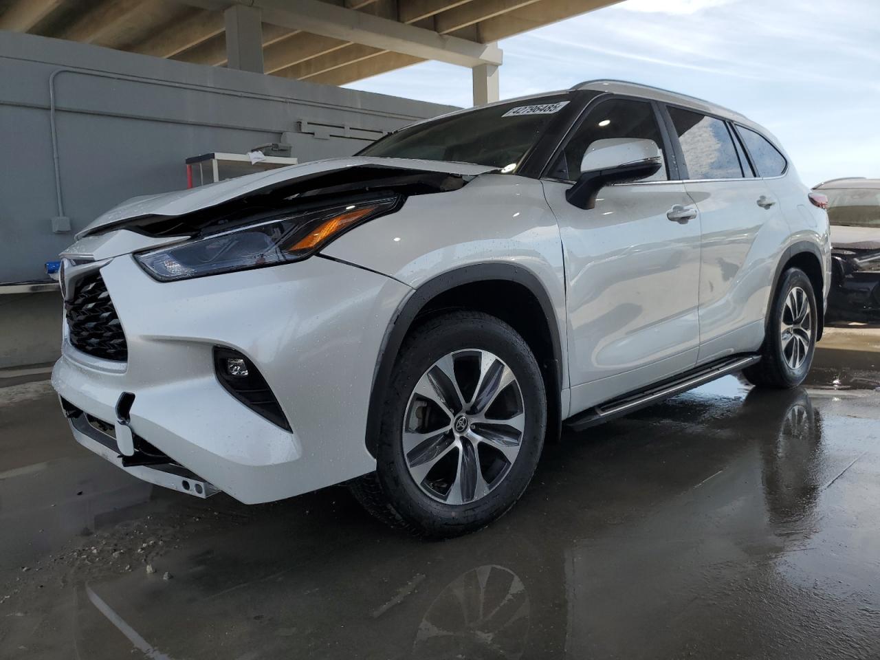 2024 TOYOTA HIGHLANDER LE VIN:5TDKDRAH9RS053120