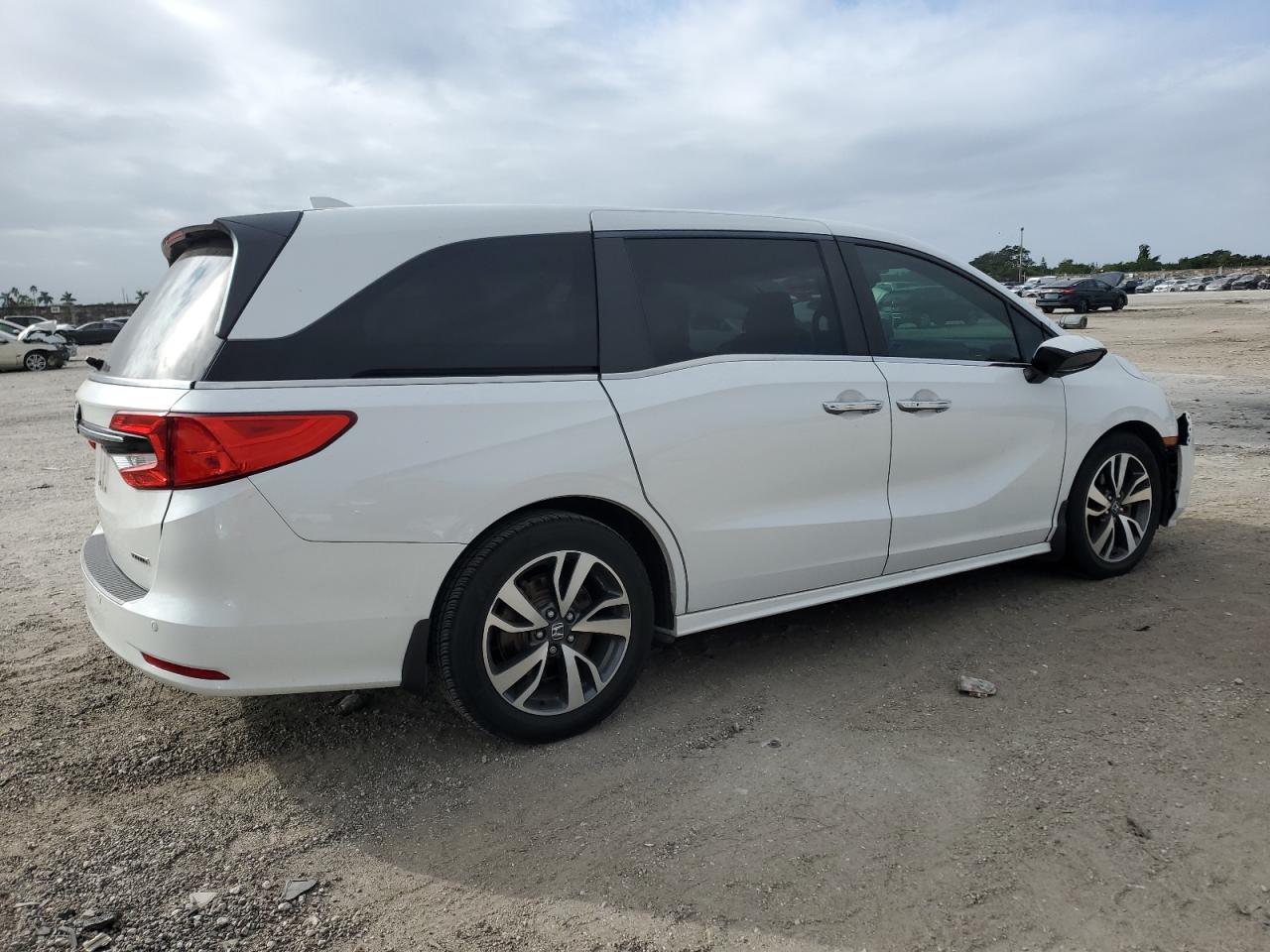 2022 HONDA ODYSSEY TOURING VIN:5FNRL6H88NB007721