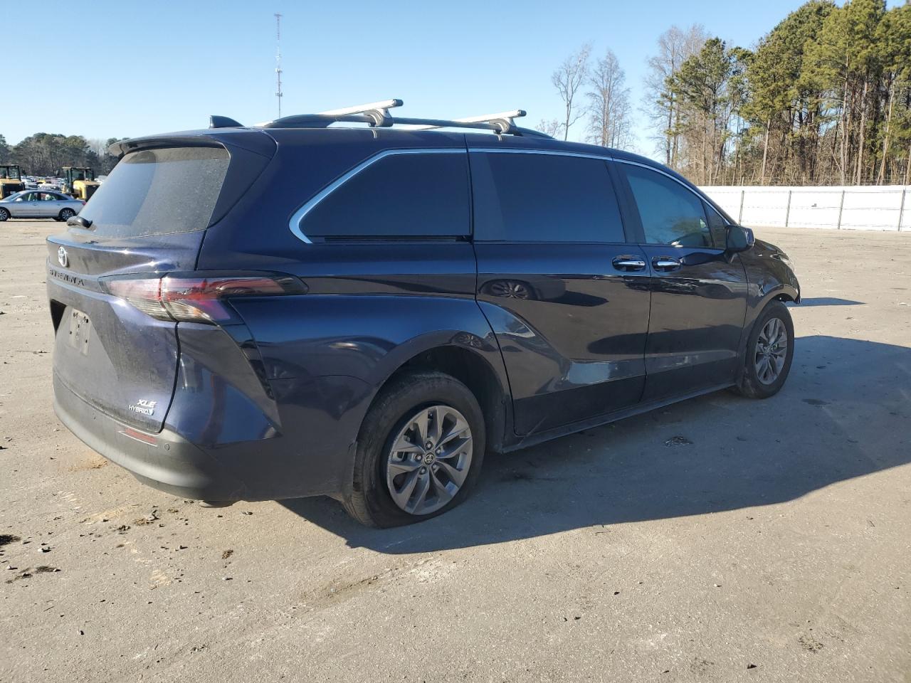 2024 TOYOTA SIENNA XLE VIN:5TDYRKEC3RS185324