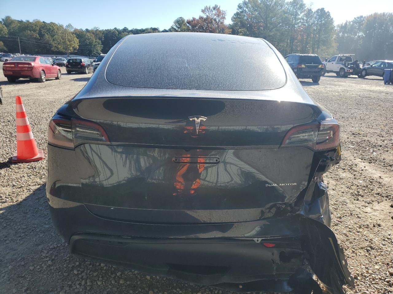 2024 TESLA MODEL Y  VIN:7SAYGAEE3RF117727