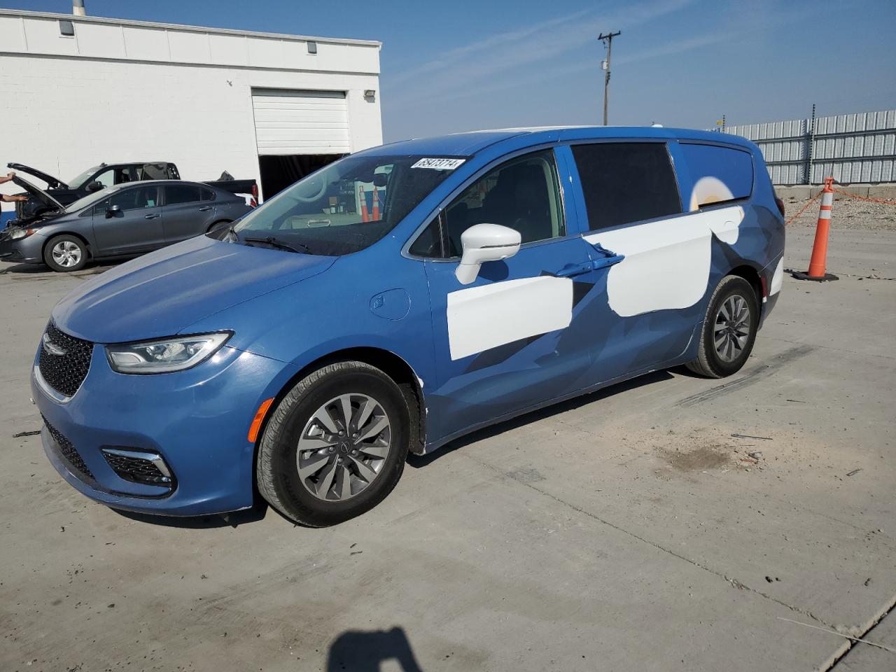 2022 CHRYSLER PACIFICA HYBRID TOURING L VIN:2C4RC1L77NR156188