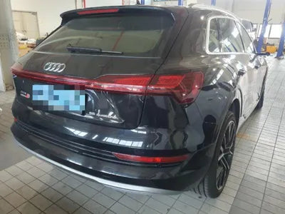 2020 Audi e-tron VIN: