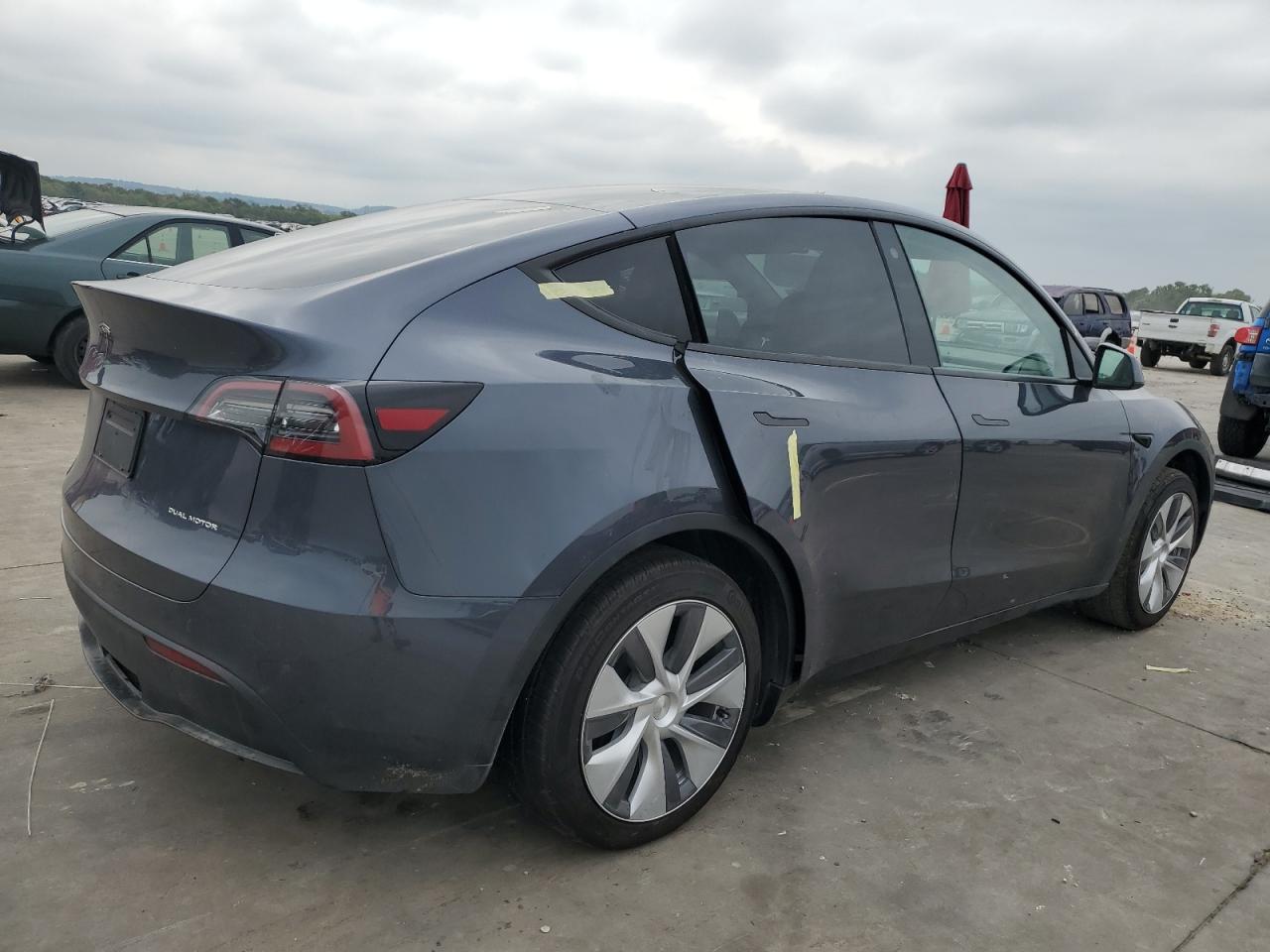 2023 TESLA MODEL Y  VIN:7SAYGDEE5PA129647