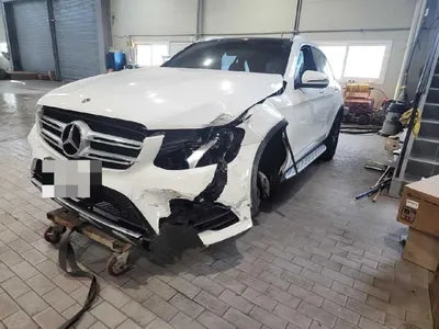 2019 Mercedes-Benz GLC 300 VIN: