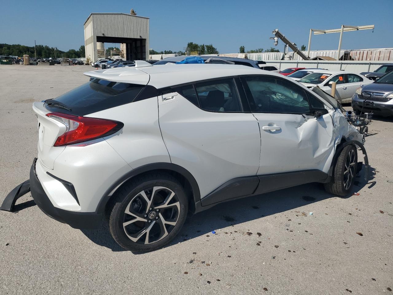 2022 TOYOTA C-HR XLE VIN:NMTKHMBX8NR144398