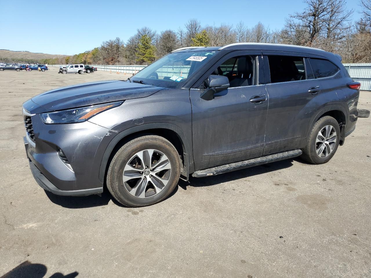 2022 TOYOTA HIGHLANDER XLE VIN:5TDGZRBH9NS224674