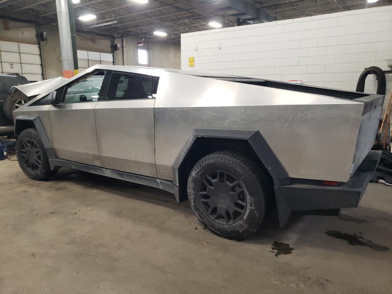 2024 TESLA CYBERTRUCK  VIN:7G2CEHEDXRA010522