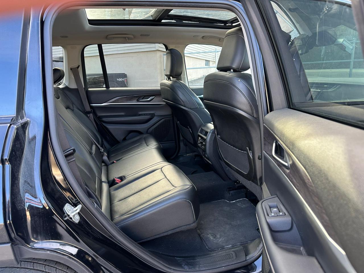 2023 JEEP GRAND CHEROKEE LIMITED VIN:1C4RJHBG9PC640987