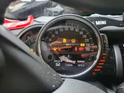 2017 MINI Cooper VIN: