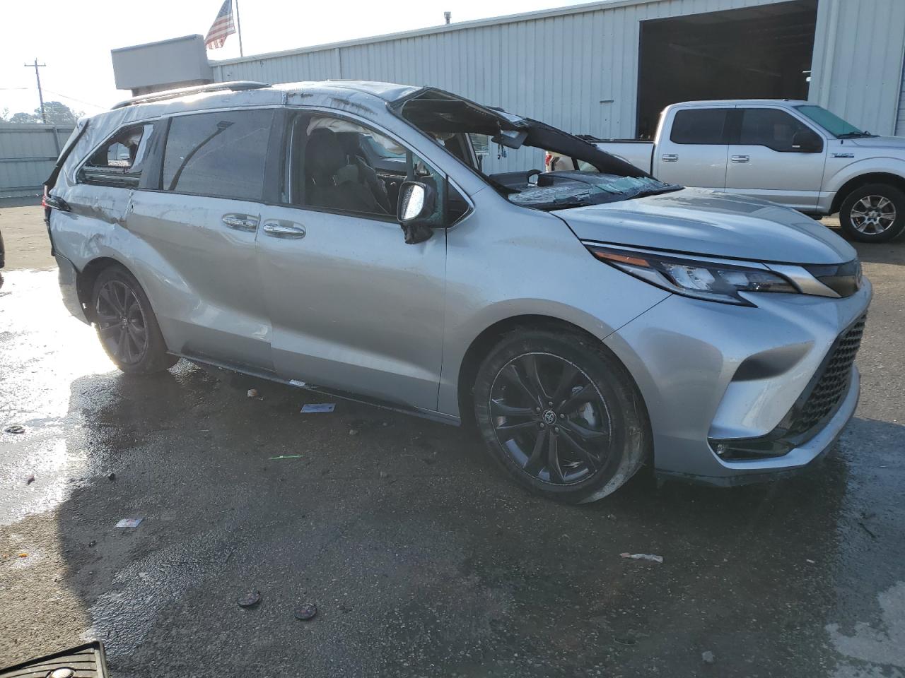 2023 TOYOTA SIENNA XSE VIN:5TDXRKEC4PS164846