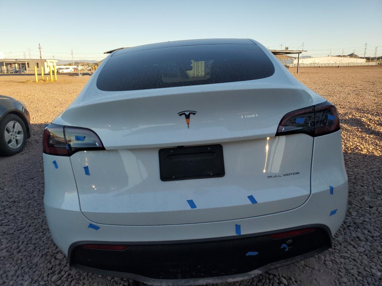 2024 TESLA MODEL Y  VIN:7SAYGAEE5RF036521