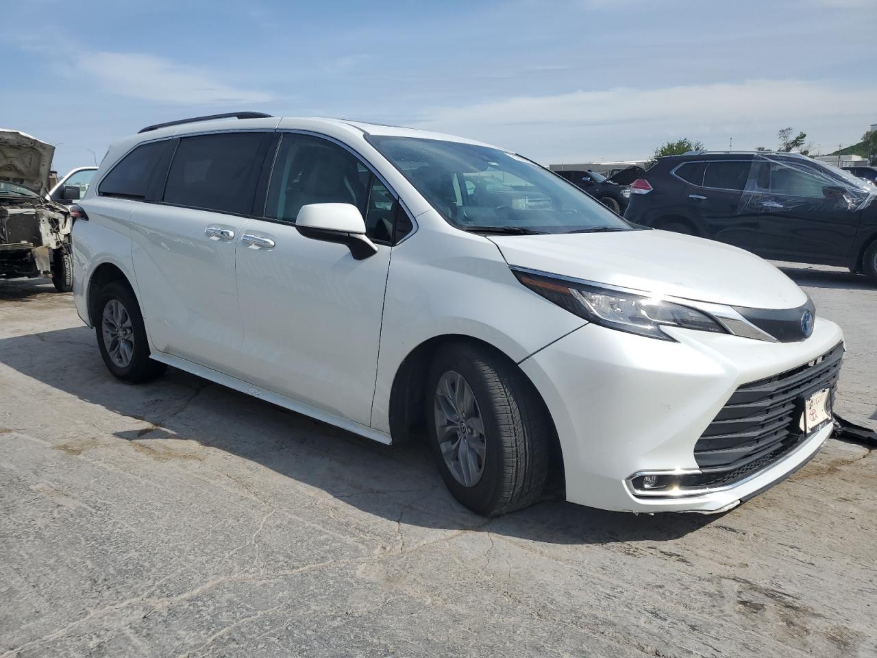 2022 TOYOTA SIENNA XLE VIN:5TDYSKFC4NS041665