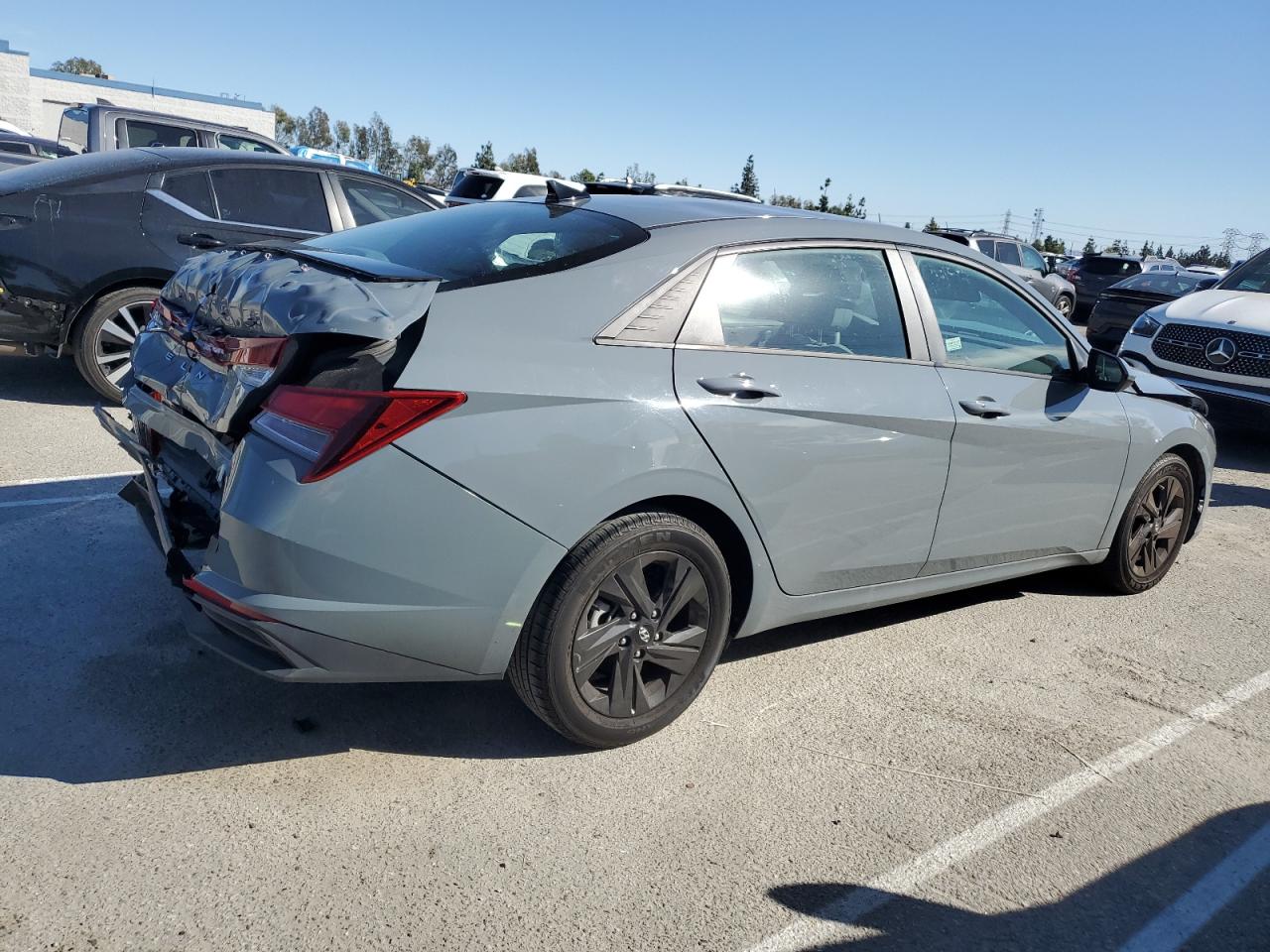 2022 HYUNDAI ELANTRA SEL VIN:KMHLM4AG3NU301328