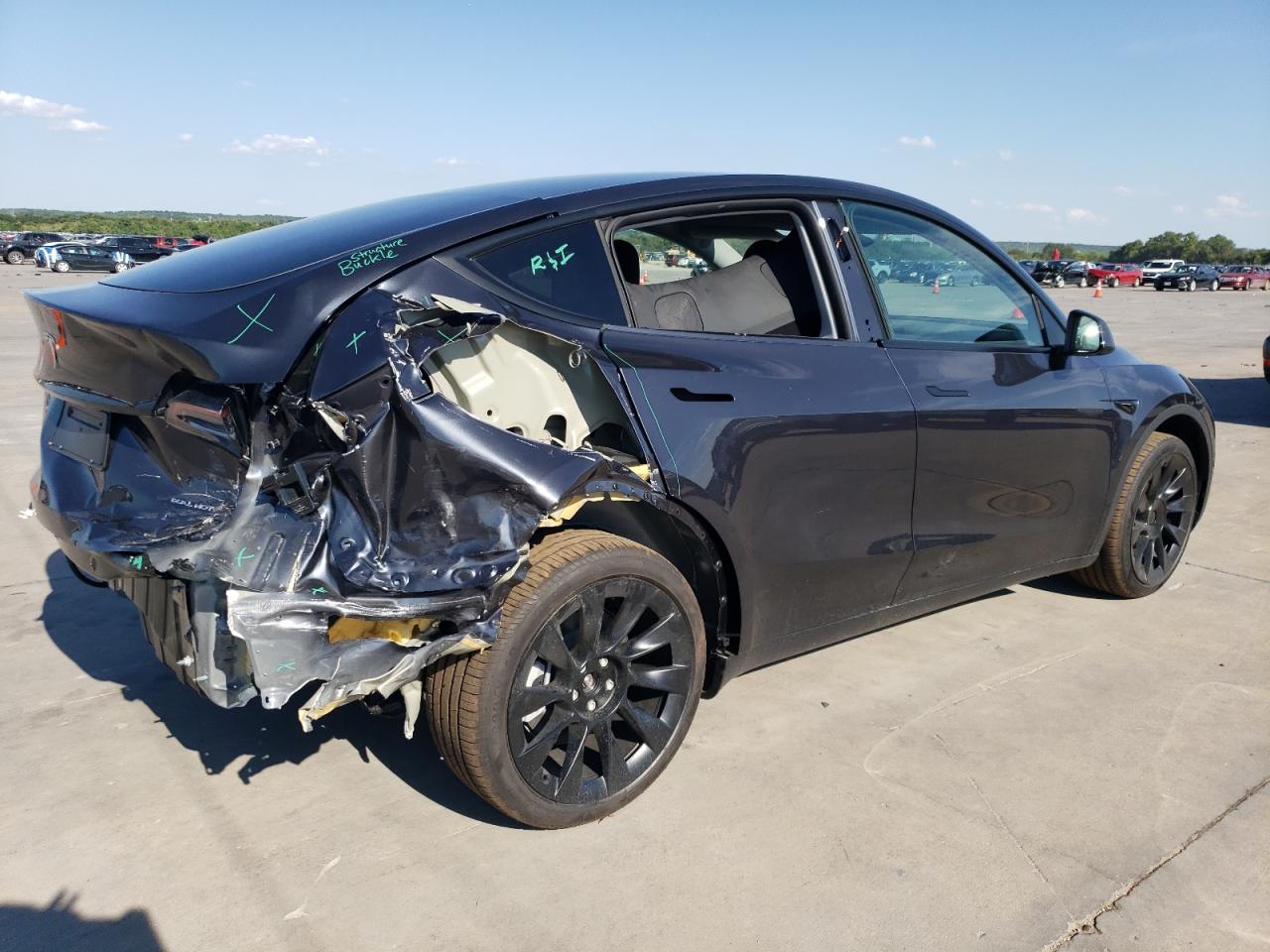 2024 TESLA MODEL Y  VIN:7SAYGDEE1RA294100