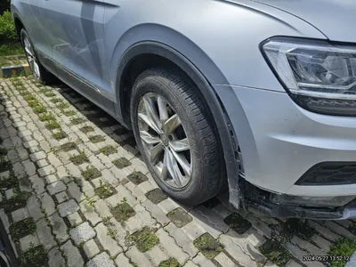 2020 Volkswagen Tiguan VIN: