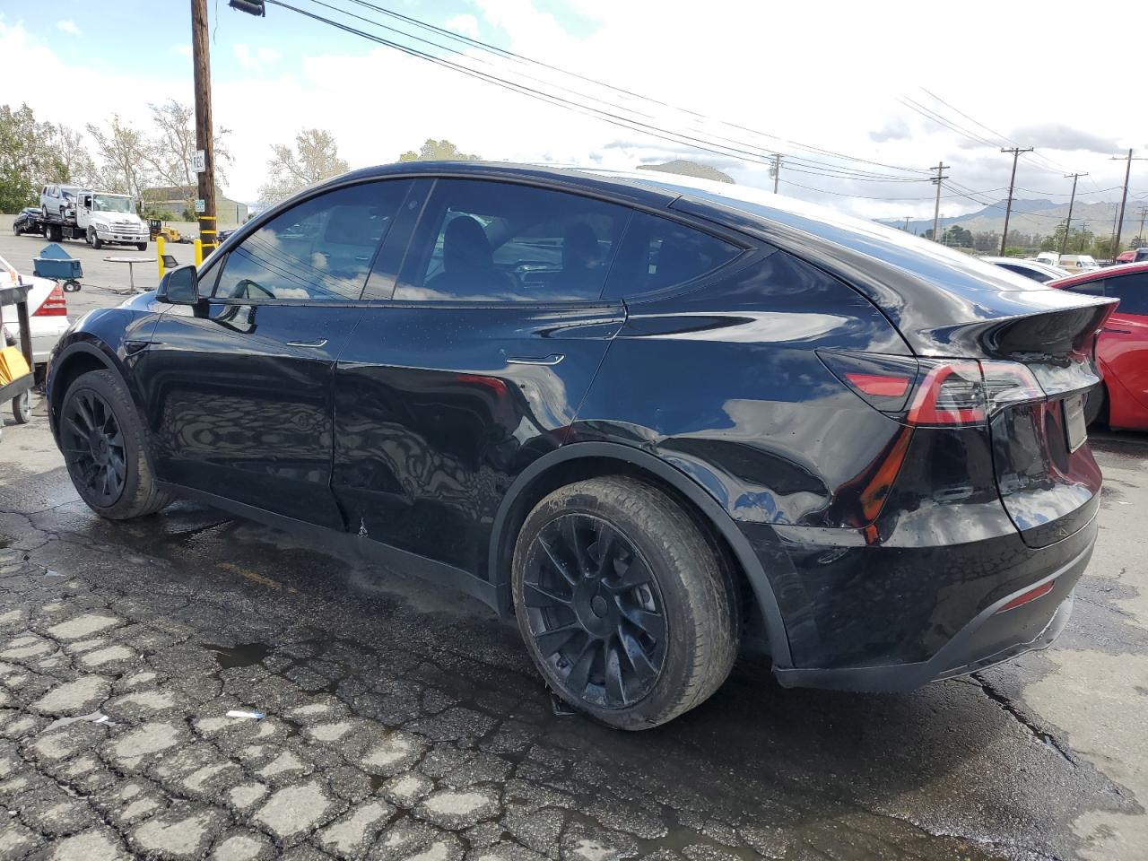 2023 TESLA MODEL Y  VIN:7SAYGAEE2PF750913