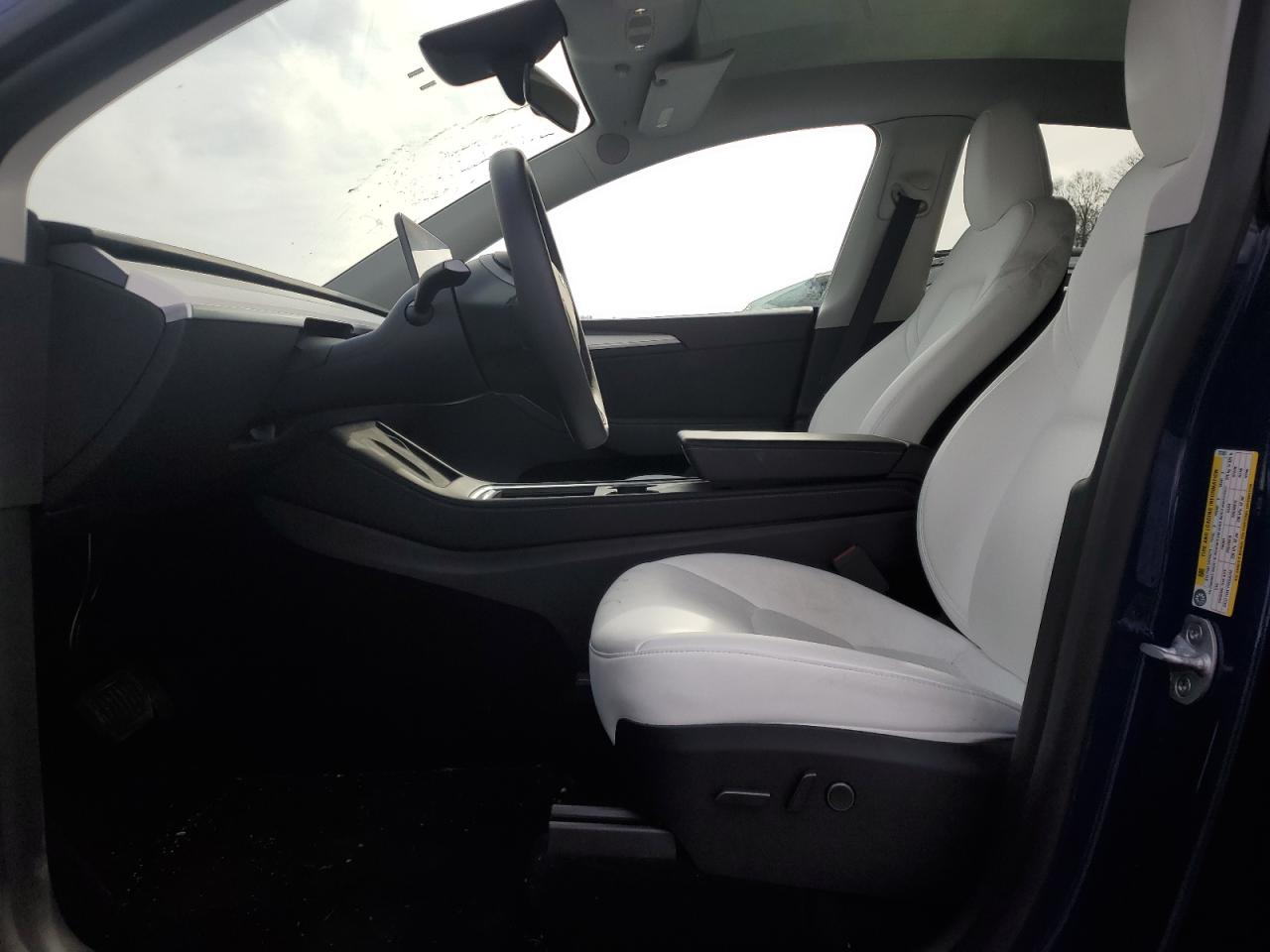 2024 TESLA MODEL Y VIN:7SAYGDEE6RA231851