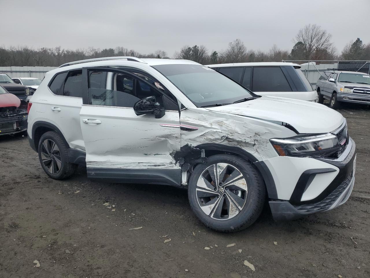 2024 VOLKSWAGEN TAOS SE VIN:3VVUX7B20RM112717