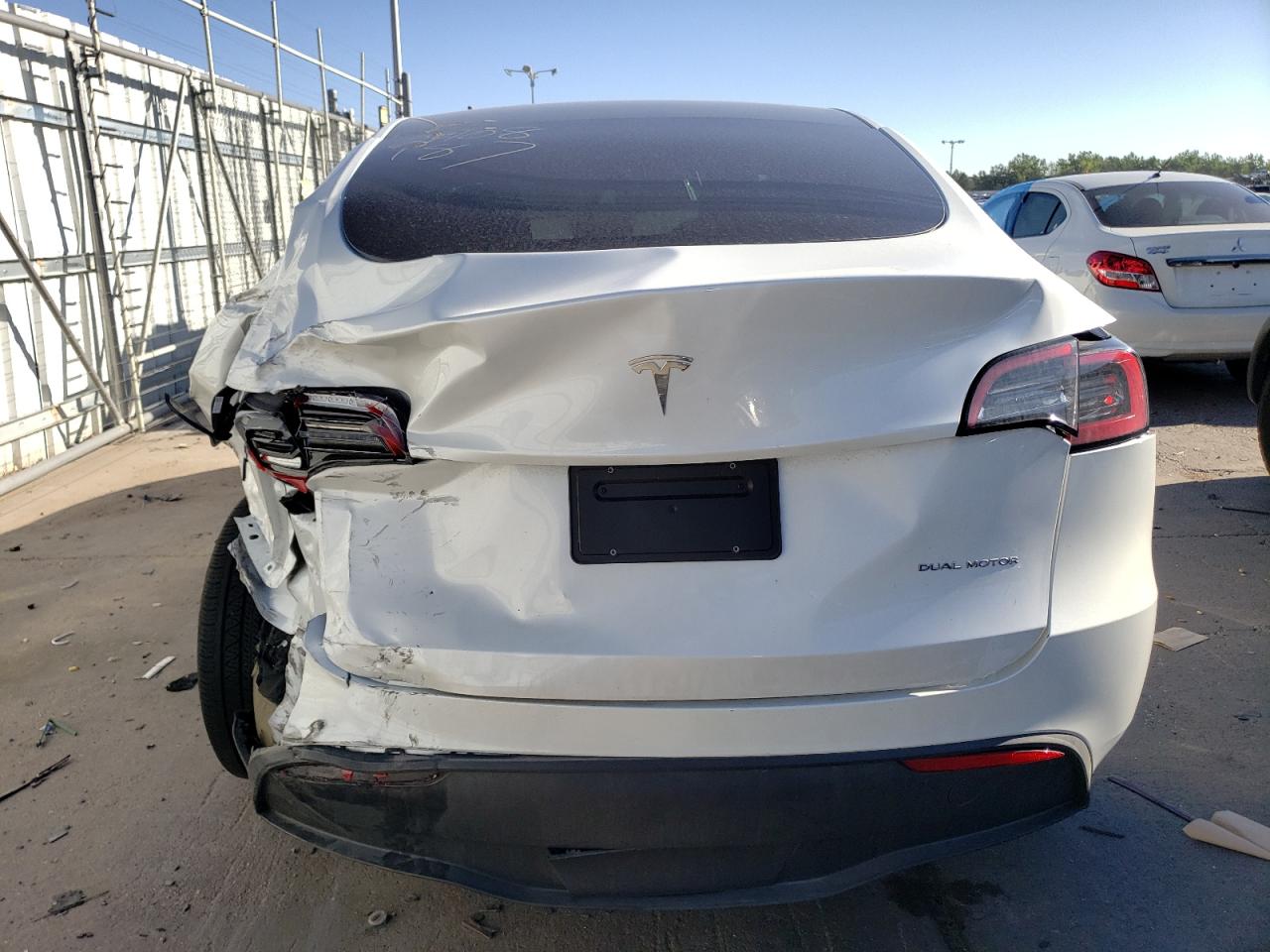 2024 TESLA MODEL Y  VIN:7SAYGAEE5RF010615