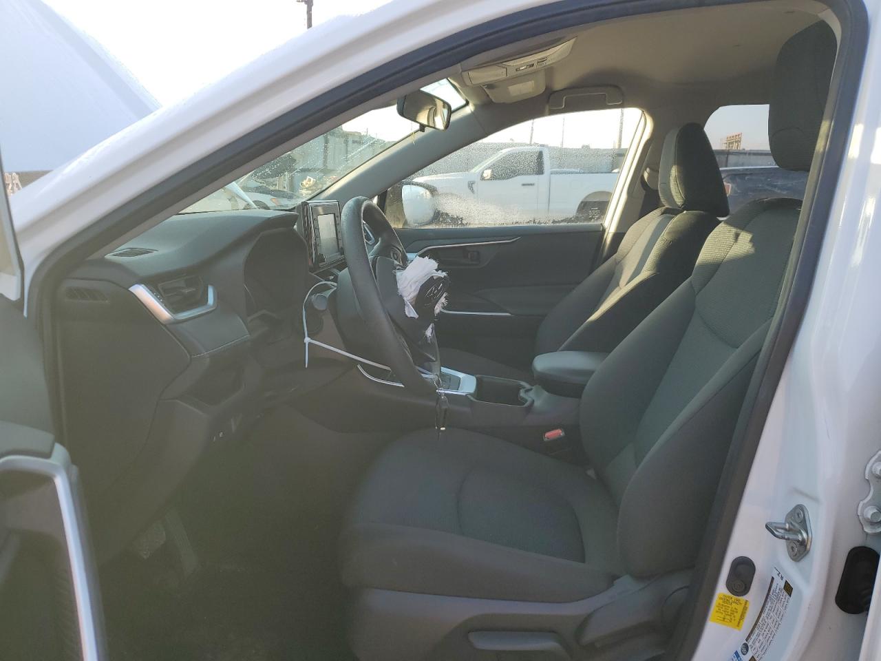 2022 TOYOTA RAV4 LE VIN:JTMLWRFV9ND146092