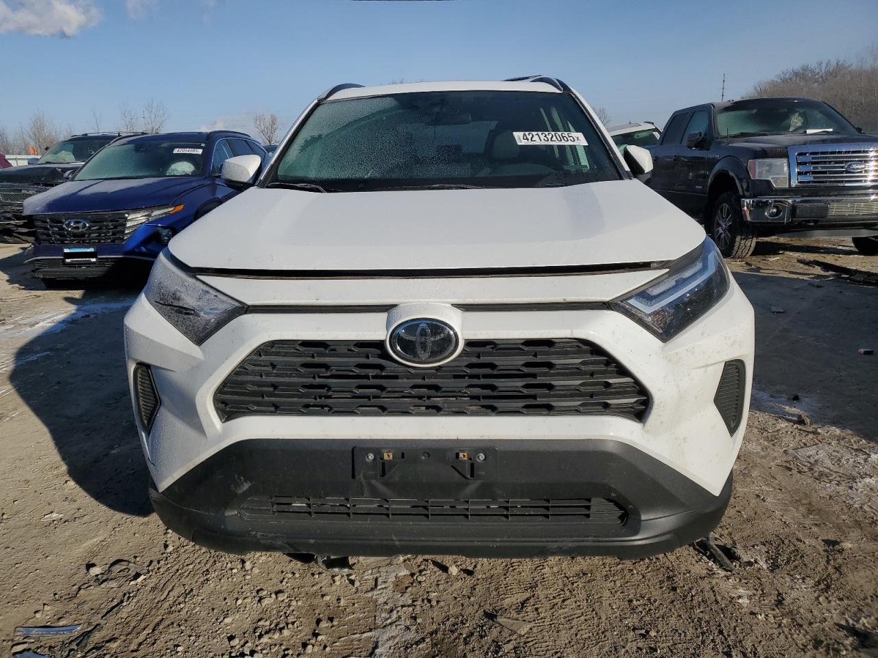 2022 TOYOTA RAV4 XLE VIN:2T3P1RFV8NC268883