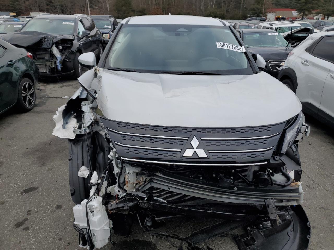 2024 MITSUBISHI OUTLANDER ES VIN:JA4J4UA81RZ030227