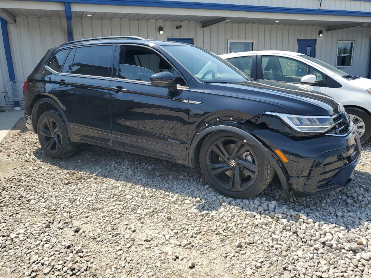 2023 VOLKSWAGEN TIGUAN SE R-LINE BLACK VIN:3VVCB7AX6PM107400