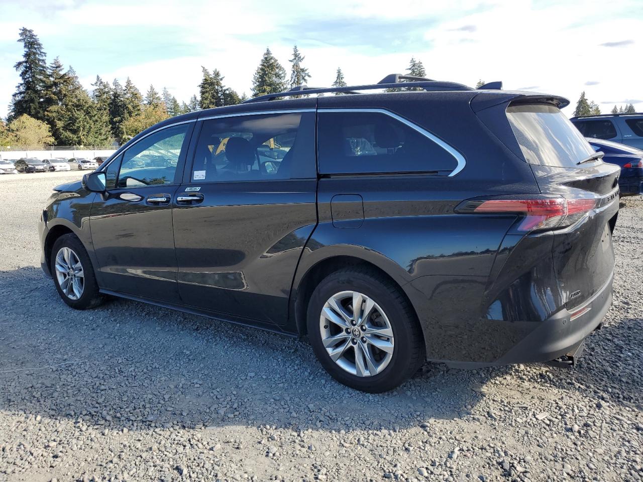 2022 TOYOTA SIENNA XLE VIN:5TDASKFC3NS042209