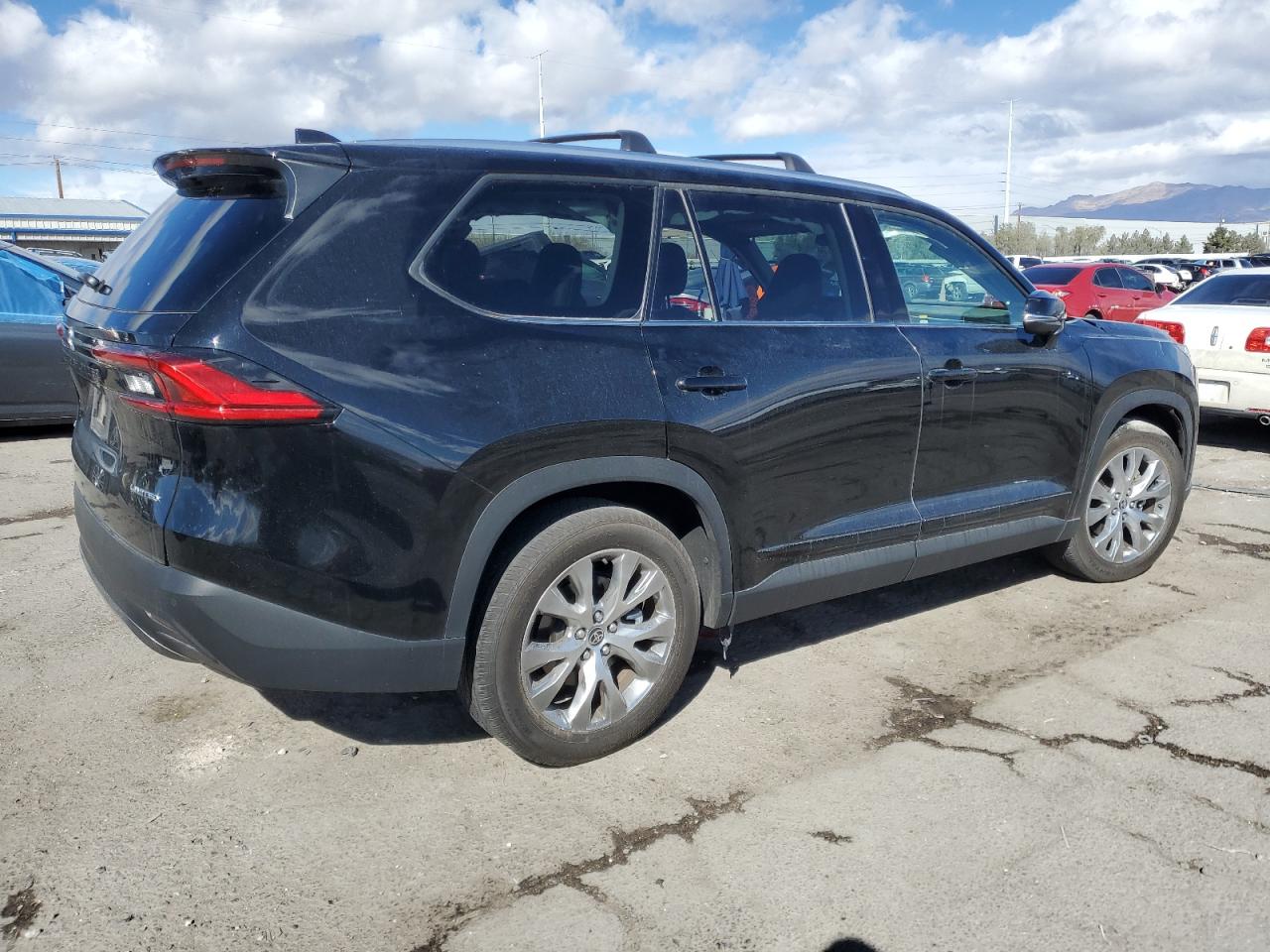 2024 TOYOTA GRAND HIGHLANDER XLE VIN:5TDAAAB53RS036064