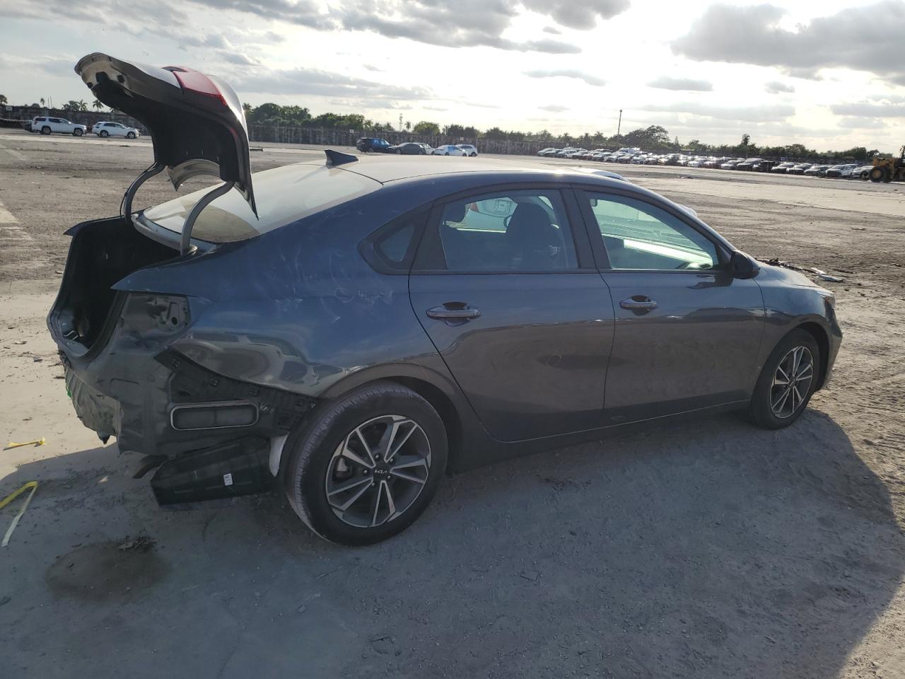 2022 KIA FORTE FE VIN:3KPF24AD7NE452359
