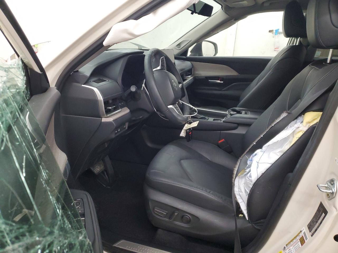 2024 TOYOTA GRAND HIGHLANDER XLE VIN:5TDAAAB57RS029621