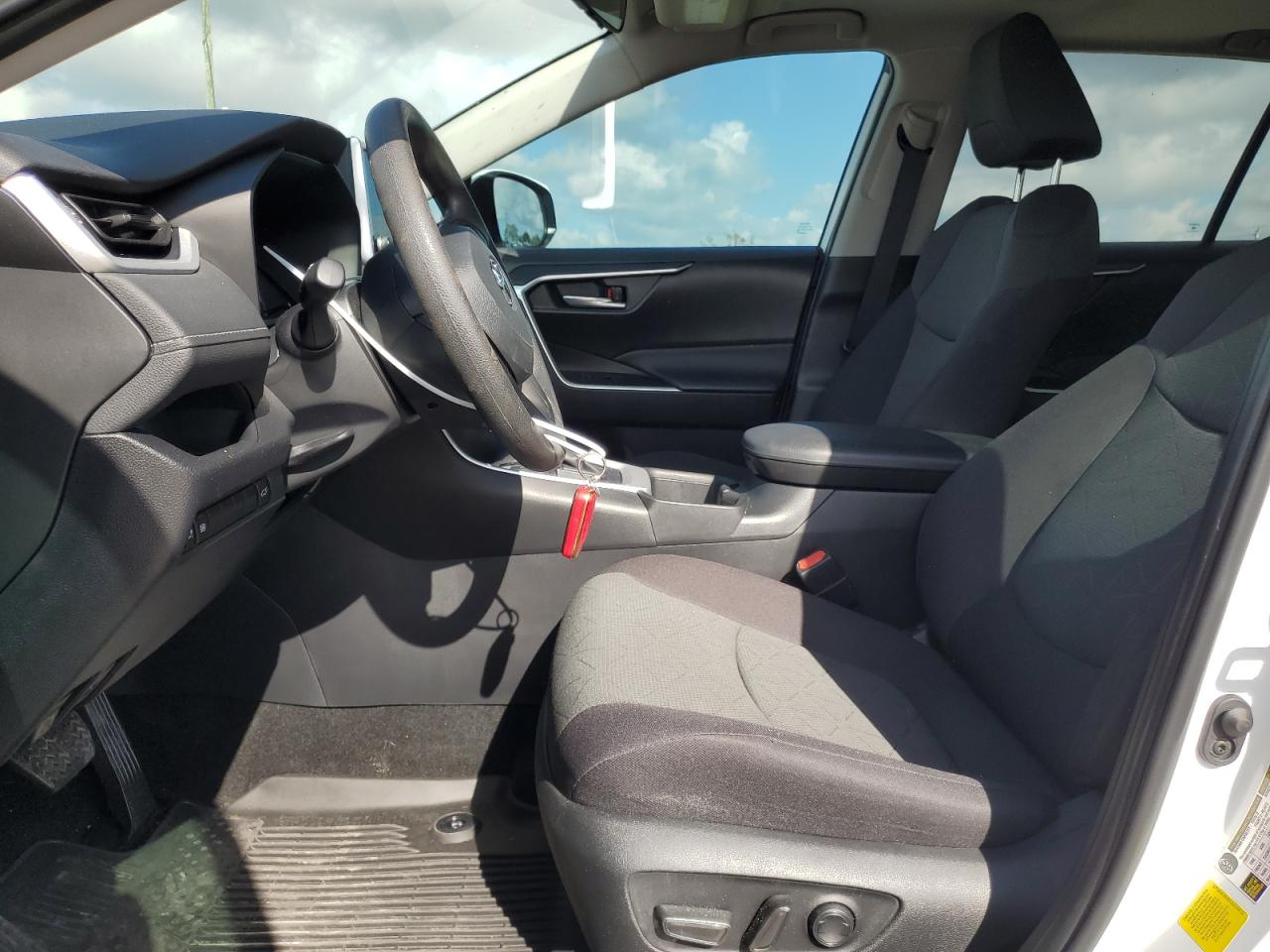 2024 TOYOTA RAV4 XLE VIN:2T3W1RFV9RW303043