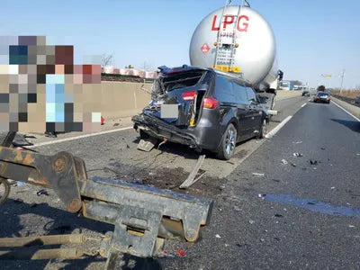 2017 Kia Carnival KNAMC81ABJS385825 VIN:KNAMC81ABJS385825