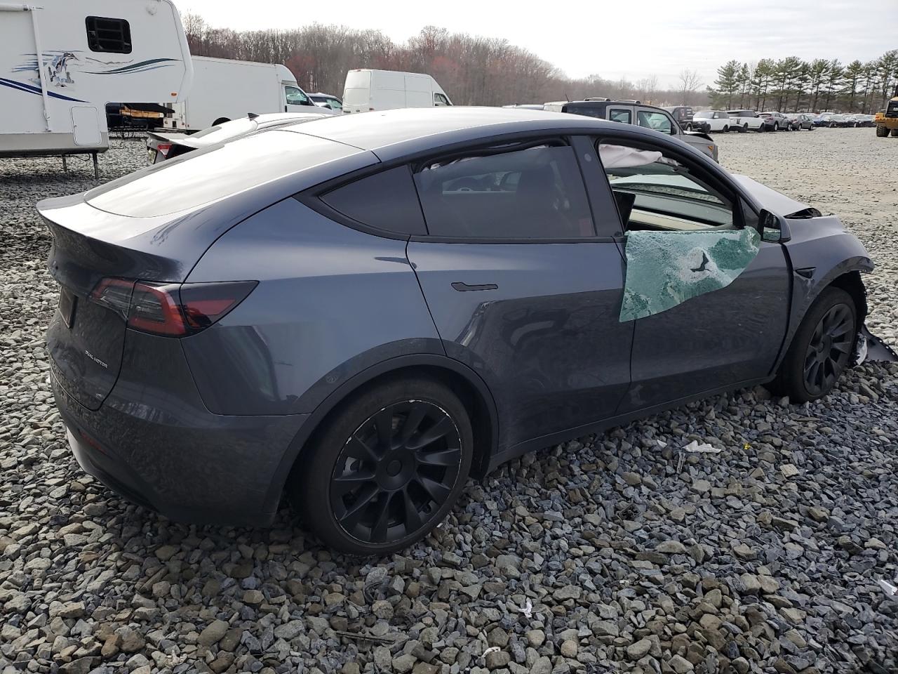 2022 TESLA MODEL Y  VIN:7SAYGDEE9NA009136