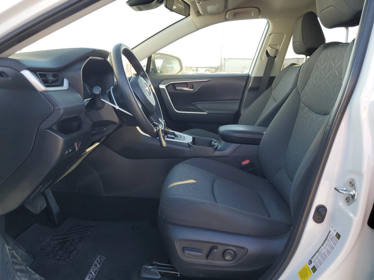 2024 TOYOTA RAV4 XLE VIN:4T3RWRFVXRU115372