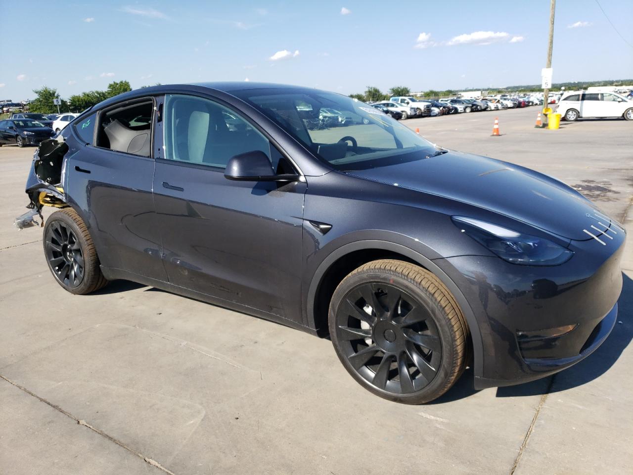 2024 TESLA MODEL Y  VIN:7SAYGDEE1RA294100