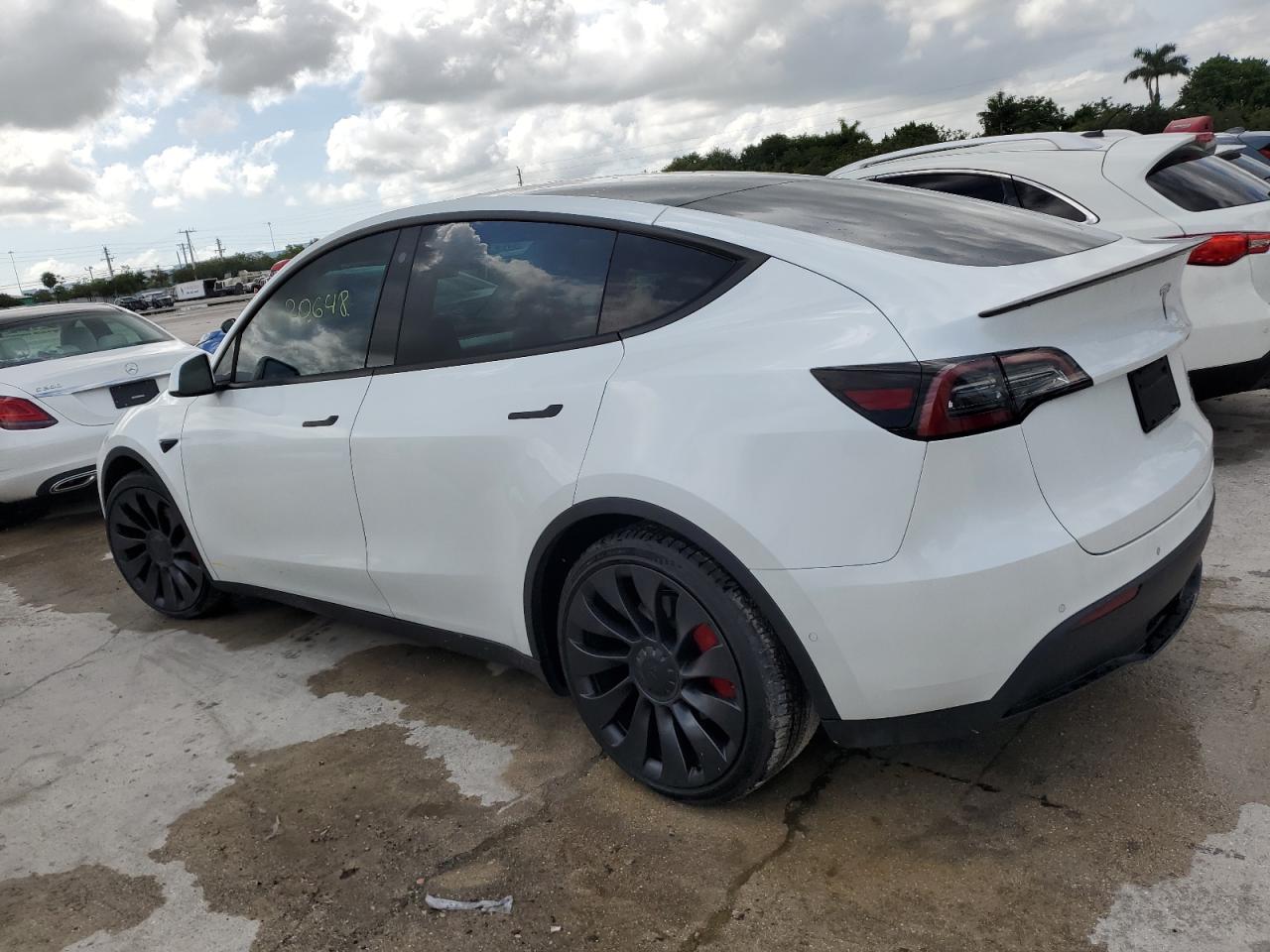 2022 TESLA MODEL Y  VIN:7SAYGDEFXNF372346