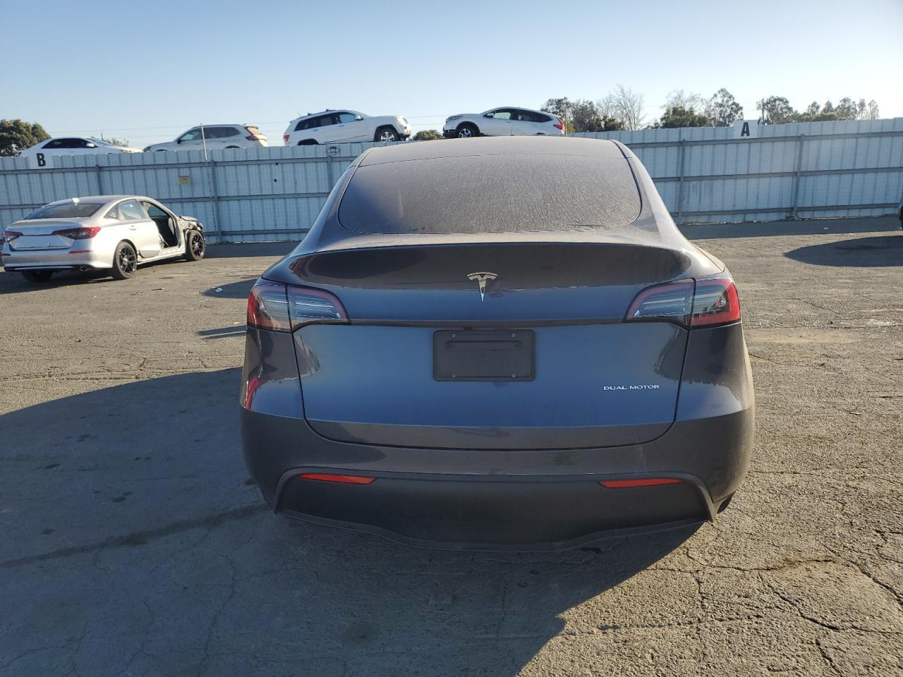 2023 TESLA MODEL Y  VIN:7SAYGDEE5PA077663