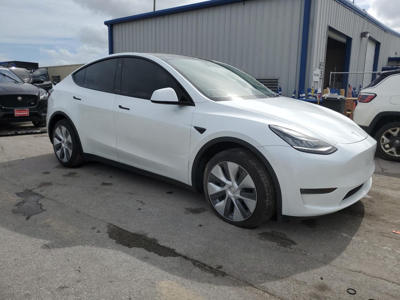 2023 TESLA MODEL Y  VIN:7SAYGDEF2PA049599