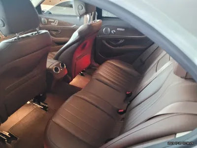 2018 Mercedes-Benz E 300 VIN: