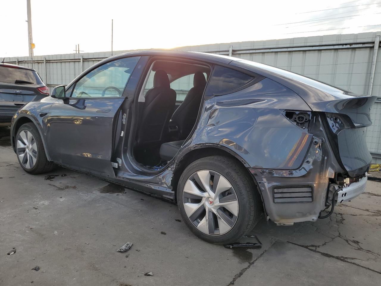 2023 TESLA MODEL Y  VIN:7SAYGDEEXPF908951