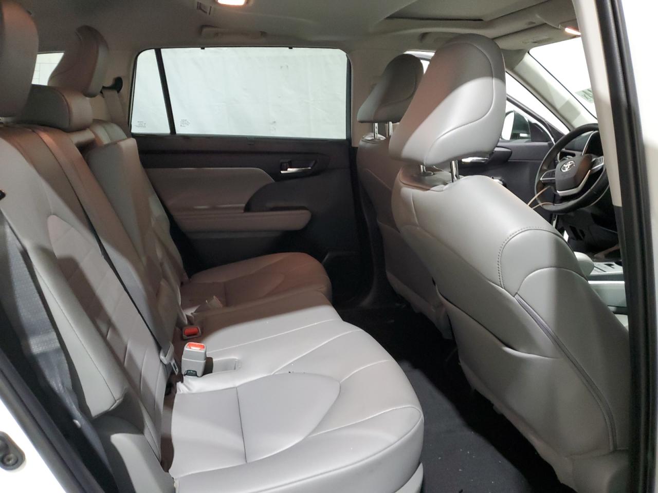 2022 TOYOTA HIGHLANDER XLE VIN:5TDGZRBH6NS255994