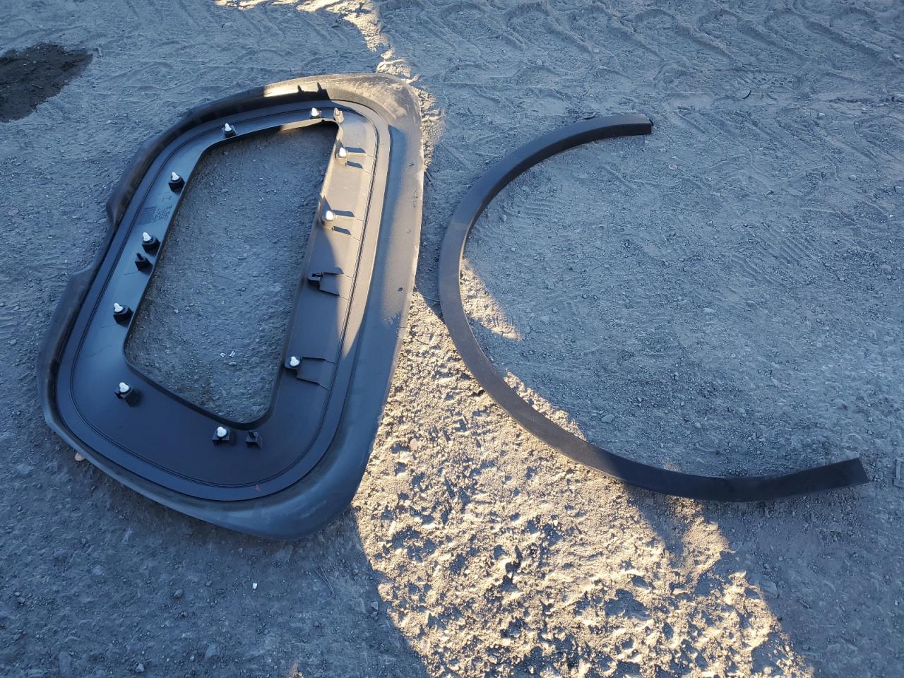 2023 TESLA MODEL Y  VIN:7SAYGDEE1PF608019