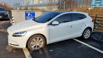 2018 Volvo V40 YV1MV79K0J2508290 VIN:YV1MV79K0J2508290
